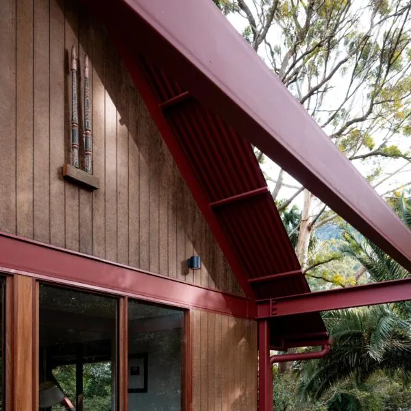 architectural detail of deep eaves and Weathertex cladding for passive solar cooling